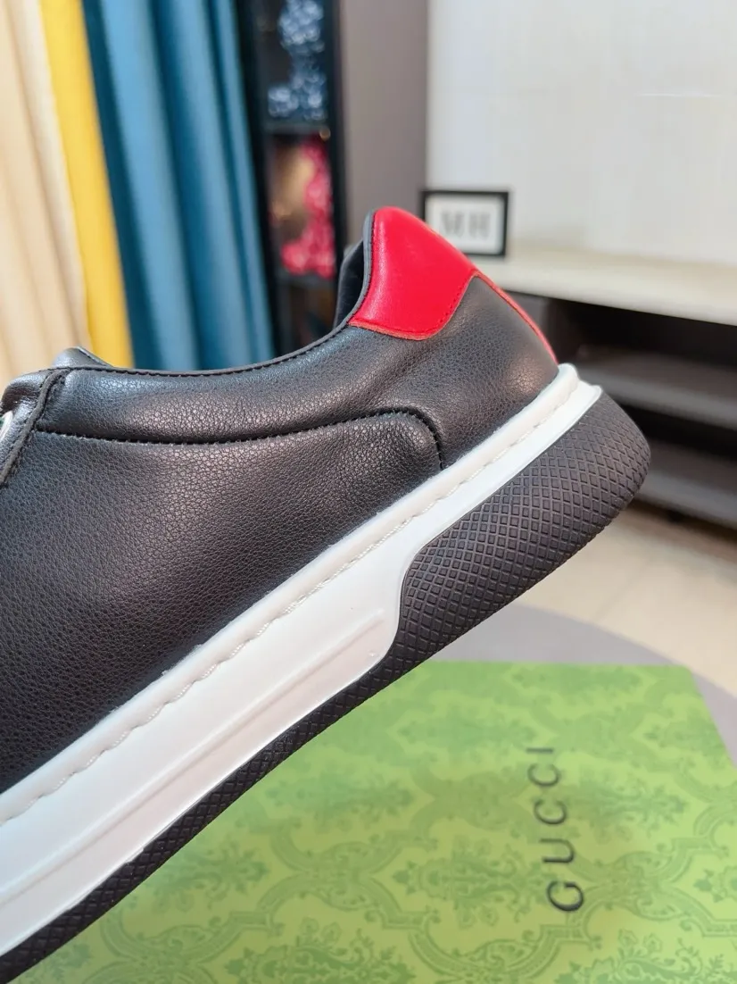 Factory price 480🌹🌹GUCCI [Gucci] New high-end brand of men's shoes, the latest fashionable casual men's shoes, trendy and versatile style, relaxed and sporty style, uppers imported from Italy, first-layer cowhide, genuine leather lining and ultra-fine workmanship. Original personalized fashionable rubber wear-resistant outsole, light and comfortable on the foot, size 38-44